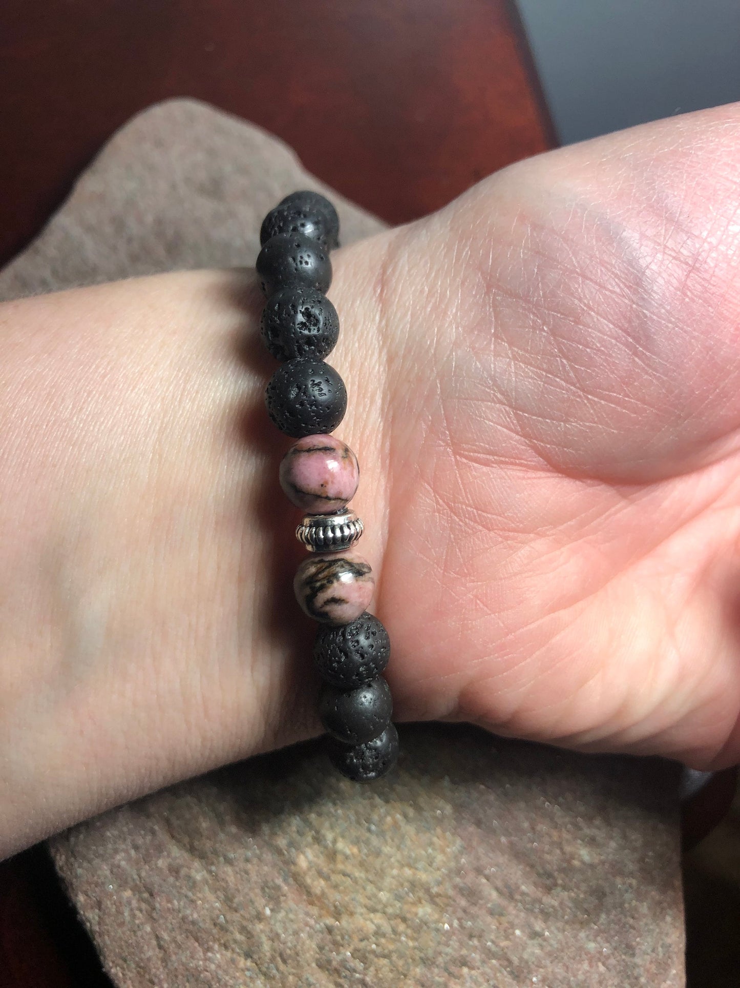 Attract Love bracelet - Heart Chakra - Crystal Healing Jewelry - Rhodonite - Rose Quartz - Red Agate - Amethyst