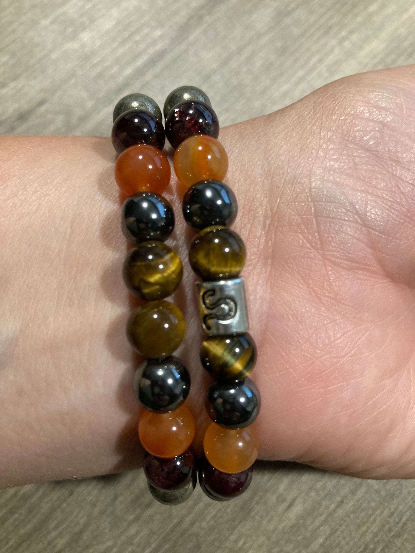 Leo zodiac astrology bracelet - July August - Crystal Jewelry - Tigers eye - Garnet - Pyrite - Carnelian - Hematite