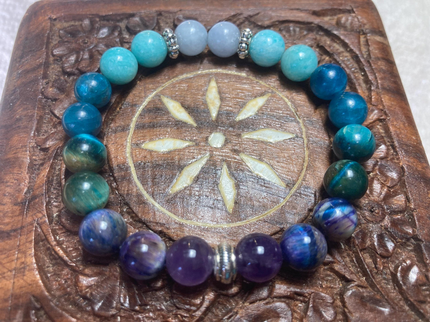 Chill Out Bracelet - Calming - Relaxing energy - Crystal Healing Jewelry - Aquamarine - Amethyst - Apatite - Amazonite - Tigers eye